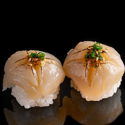 Абури с гребешком в Lucky fish по цене 130 ₽