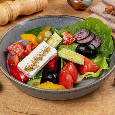 Салат Греческий в TeaRoom по цене 633 ₽