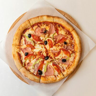 Касамия (бекон, ветчина, соус цезарь) в Ваниль по цене 655 ₽