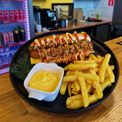 Комбо 2 - Датский Хот-дог(Я), Картошка фри(100гр.), соус в Съедим всё по цене 500 ₽