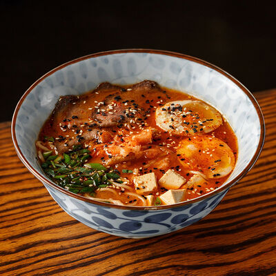 Кимчи-рамен с говядиной и маринованным тофу в Ezo Izakaya по цене 780 ₽