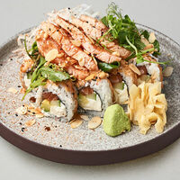 Ролл-салат с татаки из лосося в Mojo