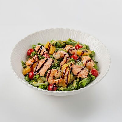 Теплый салат с морепродуктами и апельсином в Coffee BOOM по цене 4700 ₸