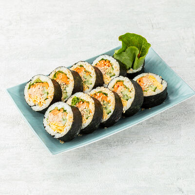 Кимпаб с тунцом и омлетом в OMO Korean Food по цене 630 ₽