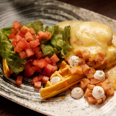 Морковные вафли с цитрусовой семгой в Ребра по цене 480 ₽