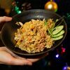 Жаренный на креветочном масле тайский рис с ветчиной, курицей и ананасом в Cubby Bar по цене 420