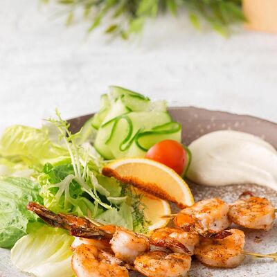 Тигровые креветки жареные в Friends cafe and bar по цене 590 ₽