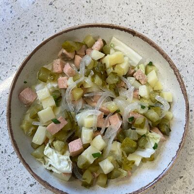 Салат с горбушей и картофелем в Кофеин по цене 300