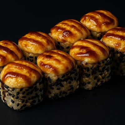 Запеченный ролл с лососем в Гастробар ЖАРА по цене 570 ₽