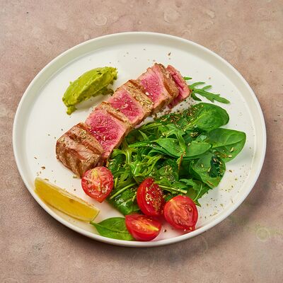 Стейк из тунца на гриле в Балкан Петроградский по цене 1300 ₽