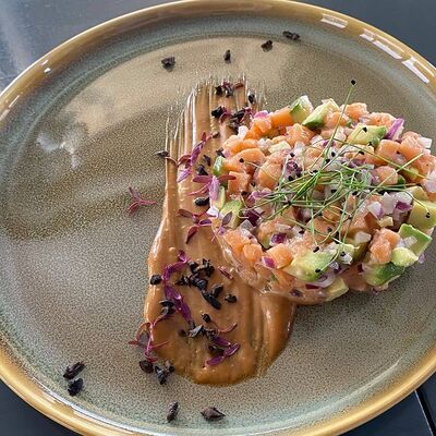 Тартар из лосося в Акватория по цене 875 ₽