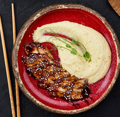 Копченый угорь с картофельным пюре в Mojo по цене 600