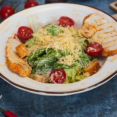 Цезарь с курицей в Тайфун по цене 299