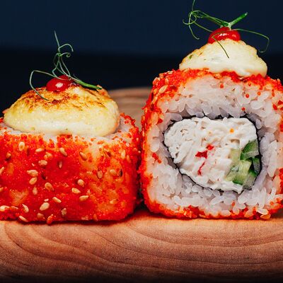 Калифорния под сырным соусом в Sushi Booffet по цене 470 ₽