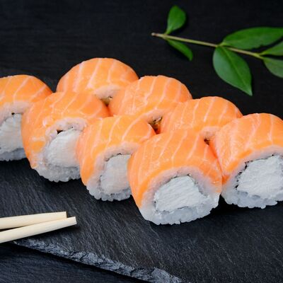 Ролл Филадельфия в Суши и Роллы по цене 679 ₽