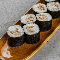 Ролл с угрем в SUSHIZO