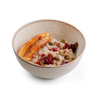 Каша овсяная с карамельным бананом в Garden Coffee по цене 329 ₽