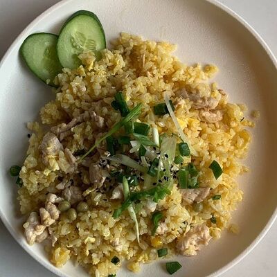 Жаренный рис с курицей в Ханой по цене 560 ₽