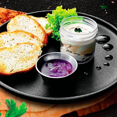 Паштет из куриной печени с брусничным вареньем в Mr. Beluga по цене 350 ₽