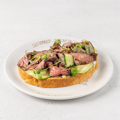 Брускетта с ростбифом в АндерСон по цене 790 ₽