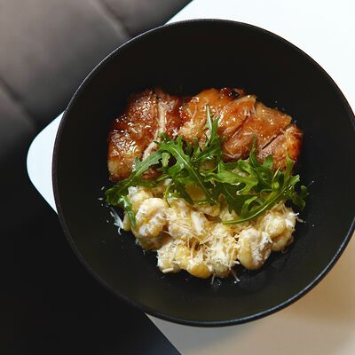 Ньокки с куриным бедром в Мы Же На Ты по цене 990 ₽