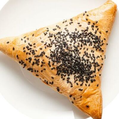 Самса с говядиной в Сирийская шаурма по цене 190 ₽