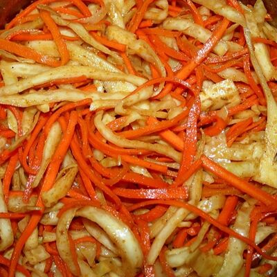 Морковь по-корейски с капустой в Шашлычная Одил по цене 265 ₽