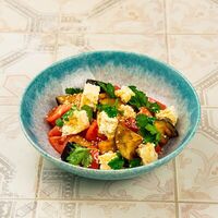 Салат с хрустящими баклажанами и тофу в Катюша Katyusha