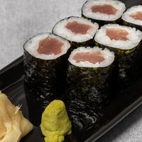 Маки с тунцом в Суши Флоу