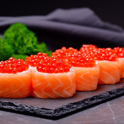 Филадельфия премиум в ROLLS KING SUSHI KINGDOM по цене 1450 ₽