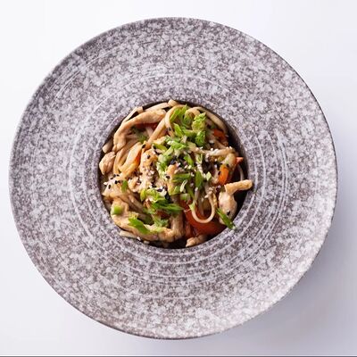 Лапша удон с овощами и курицей в Союз по цене 406 ₽