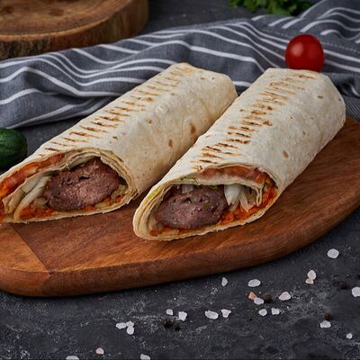 Люля говяжий в Жорики кухня на углях по цене 550 ₽