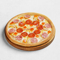 С ветчиной и помидорами средняя в ПиццаФабрика