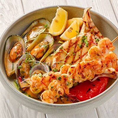 Ассорти морепродуктов на две персоны в Пармезан по цене 2750 ₽