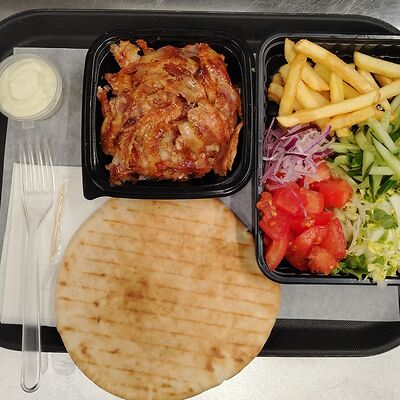 На тарелке в Шаверма завертелли по цене 480 ₽