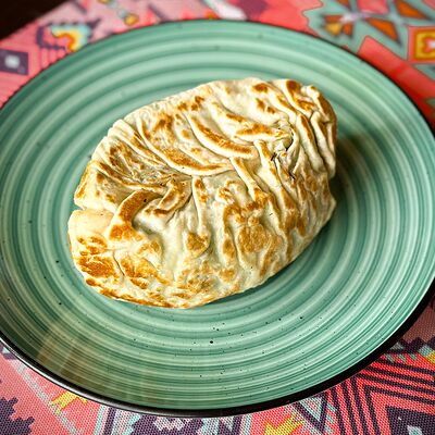 Кок-самса с сыром и помидорами в Навруз по цене 190 ₽