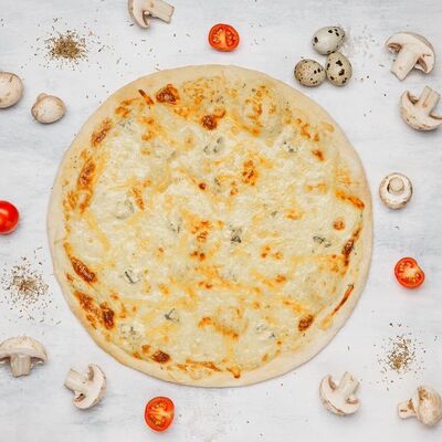 Пицца Четыре сыра в Yummy yummy по цене 390 ₽