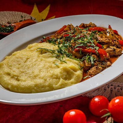 Чашушули из свинины в Хачапури по цене 540 ₽