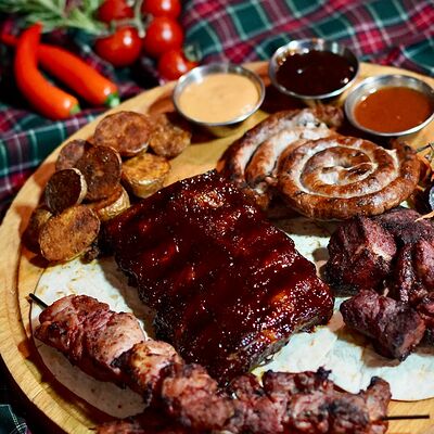 Мясное ассорти в Harats pub по цене 2900 ₽
