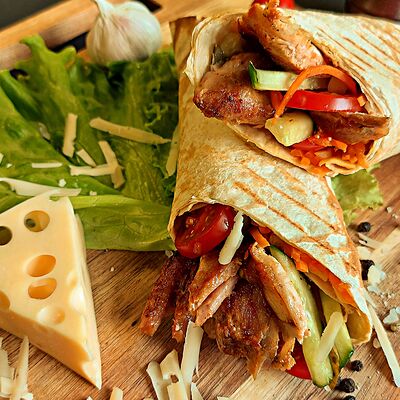 Шаурма Моцарелла в Сеньор Чебурек по цене 423 ₽