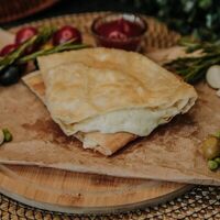 Чебурек с моцареллой в Много чебуреков