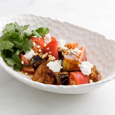 Хрустящие баклажаны с томатами и кинзой в Letto по цене 750 ₽