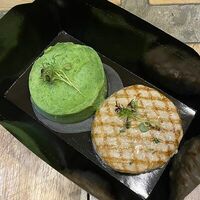 Котлета куриная со шпинатно-картофельным пюре в Гастропаб 40
