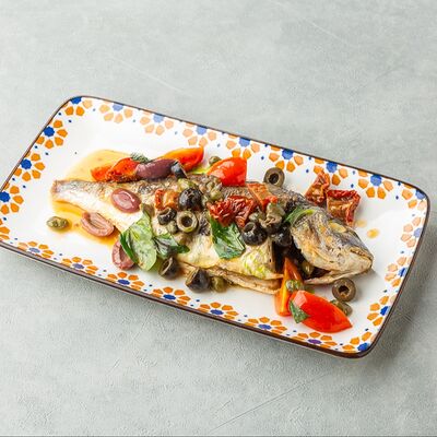 Дорадо на гриле по-средиземноморски в МОСТ бистро по цене 1700 ₽