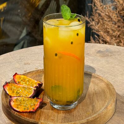 Лимонад манго-маракуйя в По кофе по цене 350 ₽