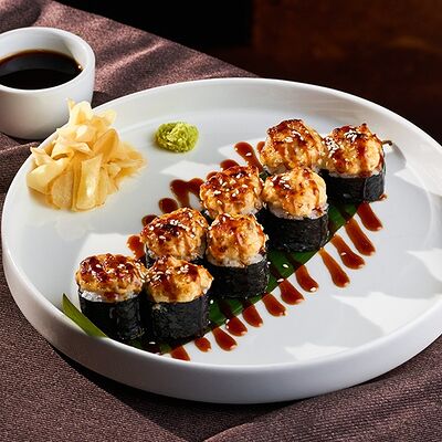 Ролл запеченный с угрем в База по цене 1050 ₽