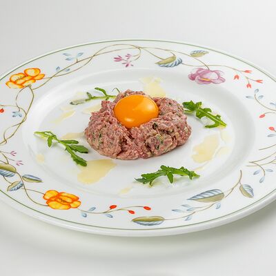 Тартар из мраморной говядины в Bistrot по цене 2500 ₽