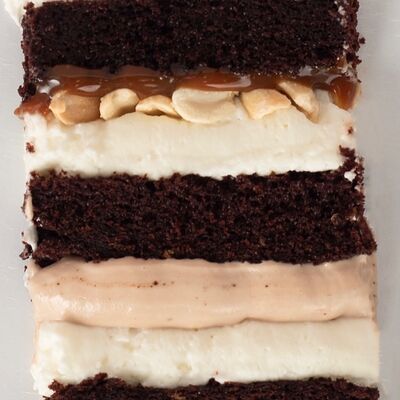 Торт Сникерсв Mosdesserts по цене 650 ₽