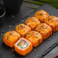 Ролл Запеченная Калифорния с лососем в OMAKASE SUSHI ROLLS