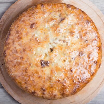 Хачапури с мясом и сыром в Золотая мельница по цене 690 ₽